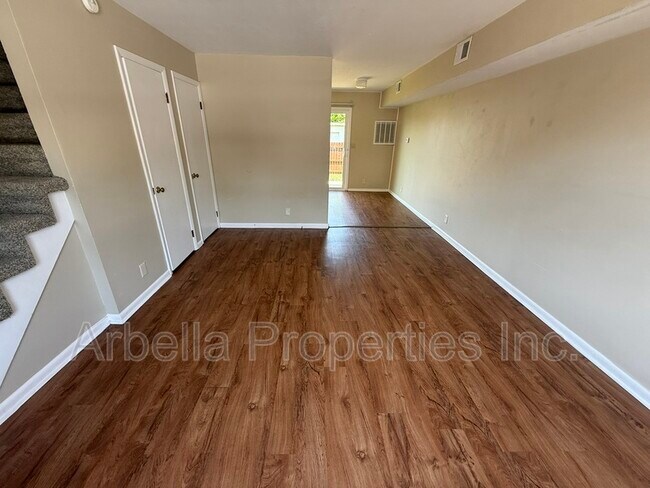 Photo - 1404 Bloomingdale Rd Unit A4