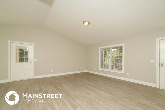 Photo - 410 Barton Ln