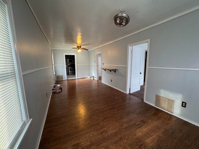 17125 Dora St