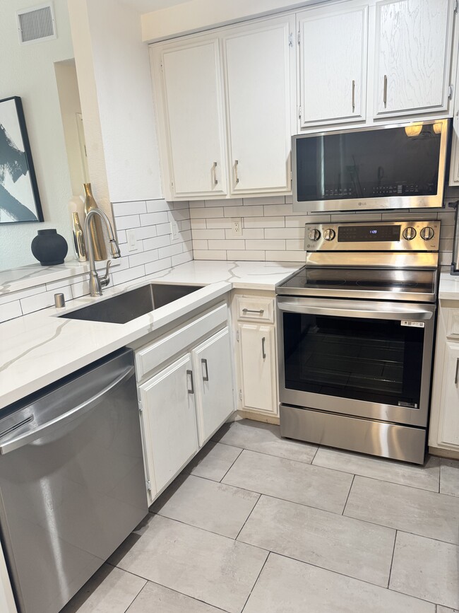 Photo - 3863 Thorncroft Ln Unit K