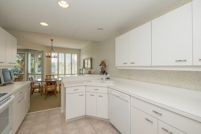 Photo - 777 Beach View Dr