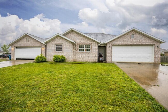 Building Photo - 4103 SW Chapelstone Ave