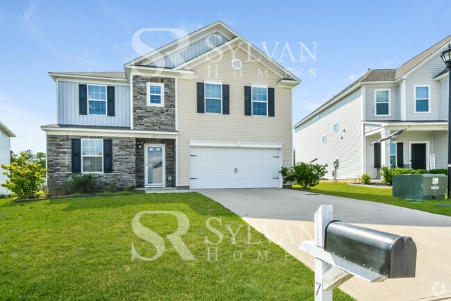 Building Photo - The Lifestyle You Deserve. Rental