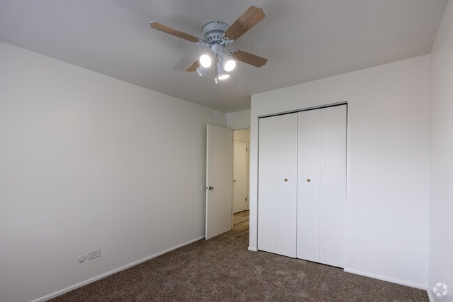 2BR, 1BA - 954SF - Second Bedroom