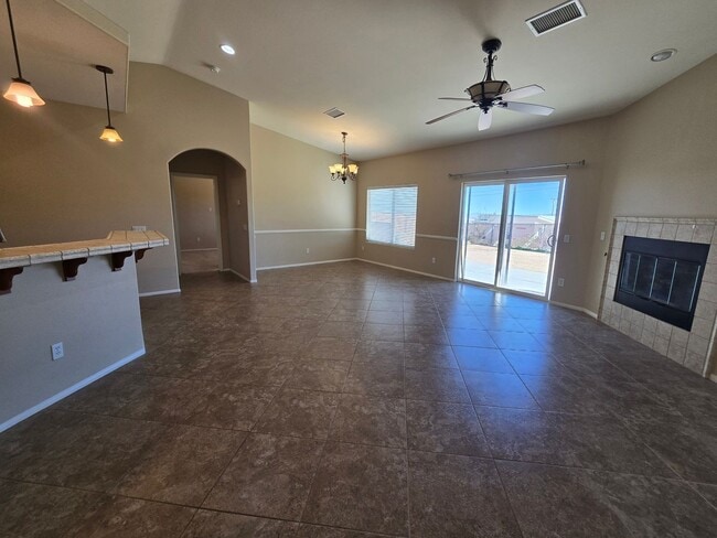 Photo - Beautiful 3/2 in the heart of JT!