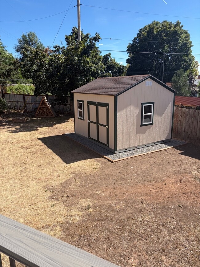 Photo - 2036 Highland View Cir