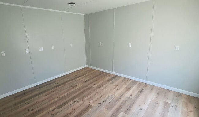 Photo - 90 Deerwood Park