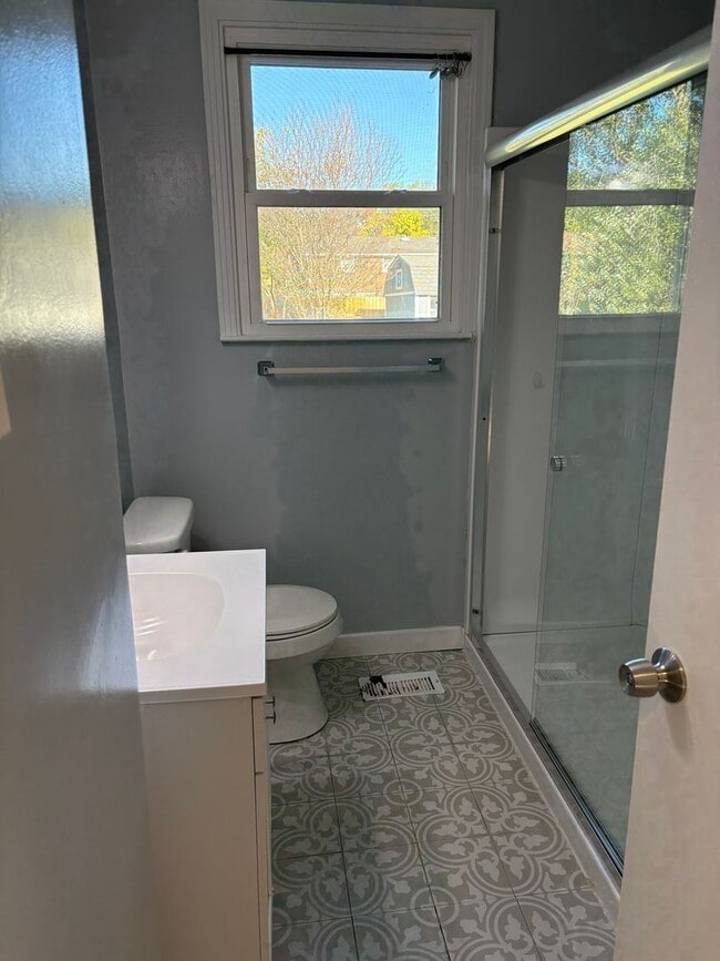 Photo - 3 Bedroom 1 1/2 Bathroom Home!