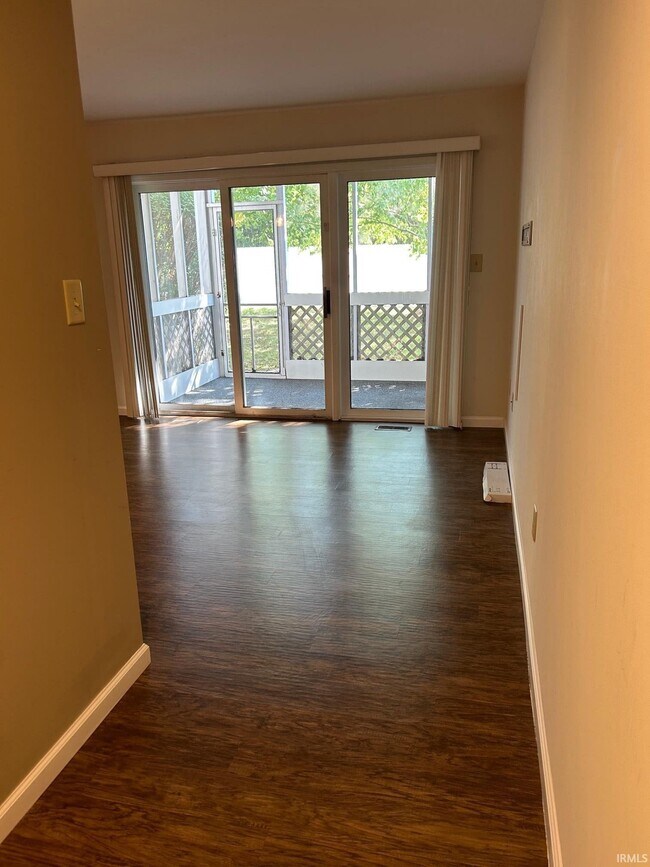 Photo - 1362 S College Mall Rd Unit I-1