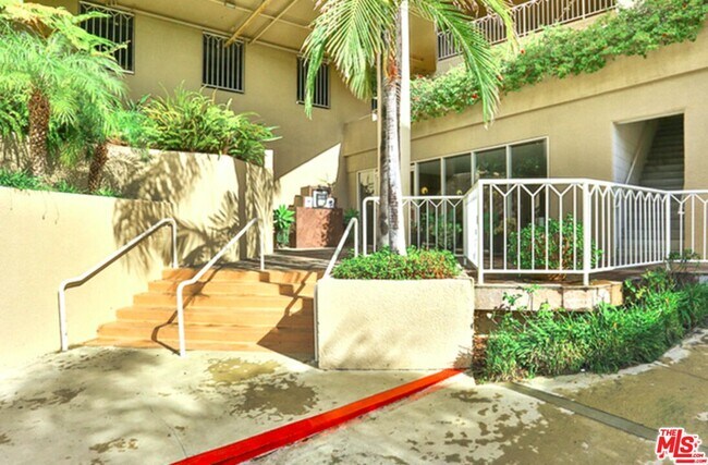 Photo - 2222 Beachwood Dr Unit 302