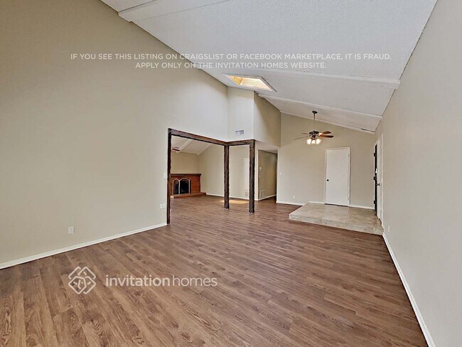 2725 Greenleaf Ave