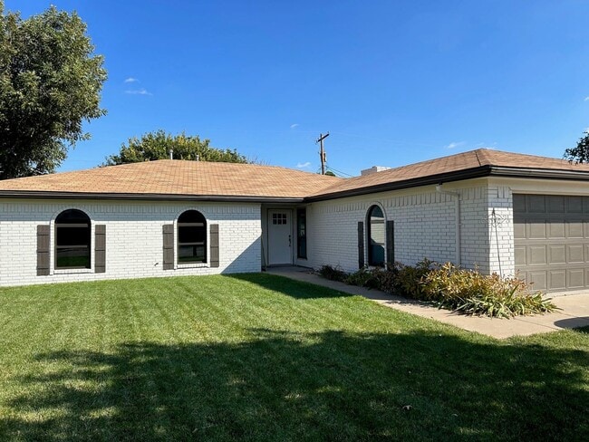 Building Photo - 3803 Harmony St