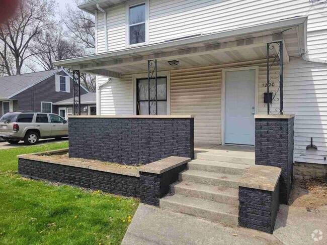 Building Photo - 1220 Hazel Ave Rental
