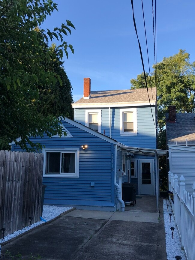 Building Photo - 2511 Leticoe St Rental