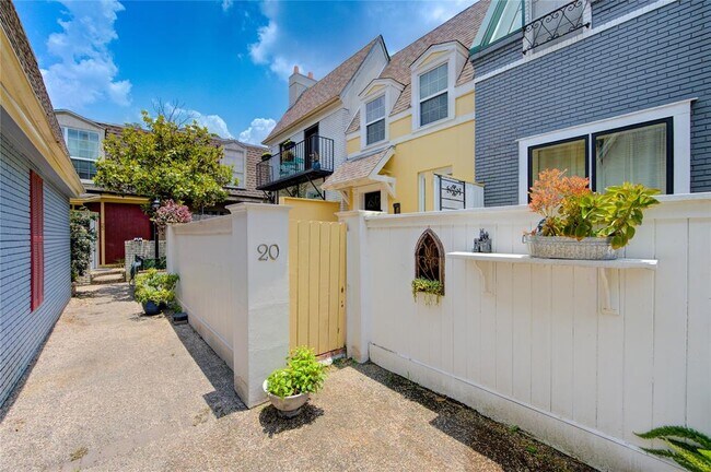 Photo - 811 Lovett Blvd Condo Unit 20