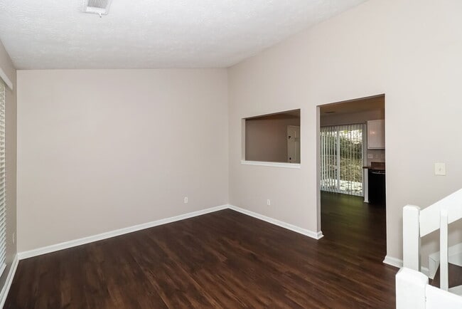 Photo - 405 Rill Crest Ct