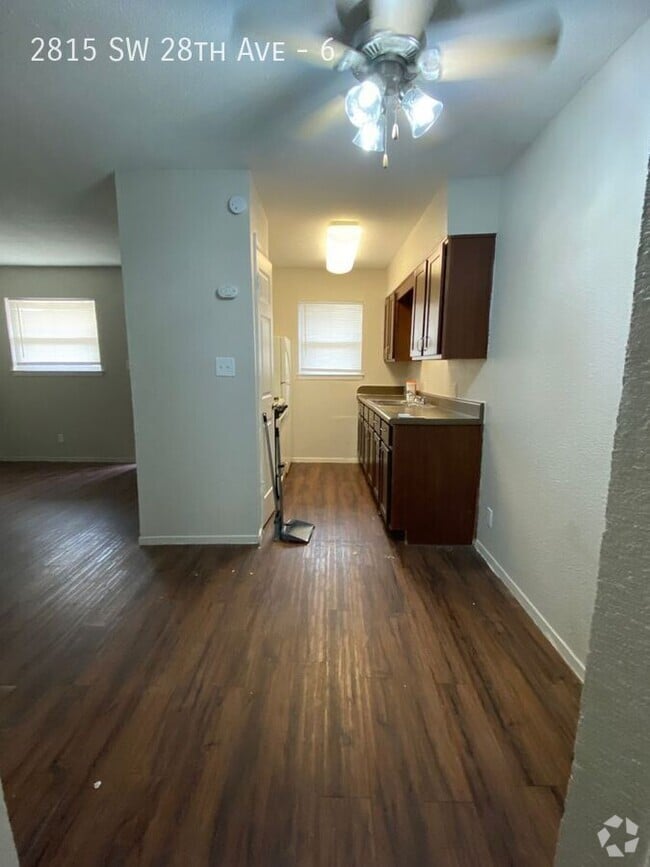 Building Photo - 2815 SW 28th Ave Unit 6 Rental