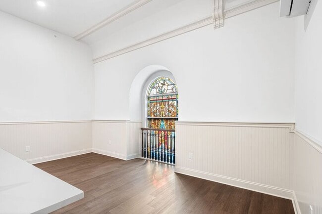 Photo - 401 Martin St