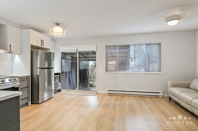 Photo - Exceptional 3-Bedroom Townhouse in Highly ... Unit Townhouse
