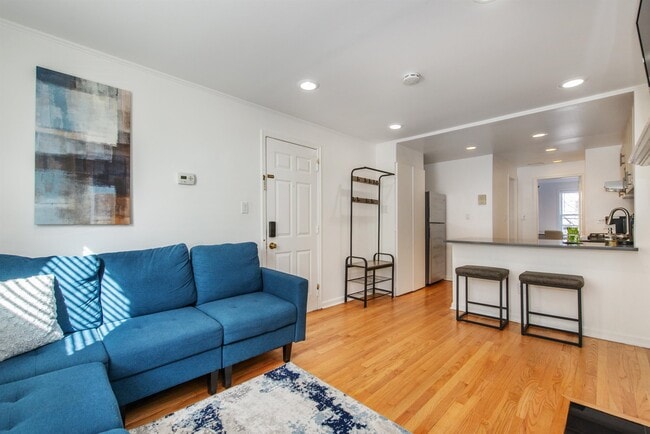 Photo - 146 Sussex St Unit 1