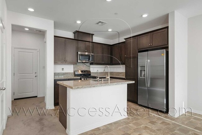 Building Photo - 34495 Agave Dr