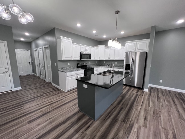 Photo - 104 Twin Oaks Dr