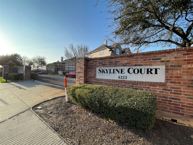 Building Photo - 6222 Skyline Dr Unit 17