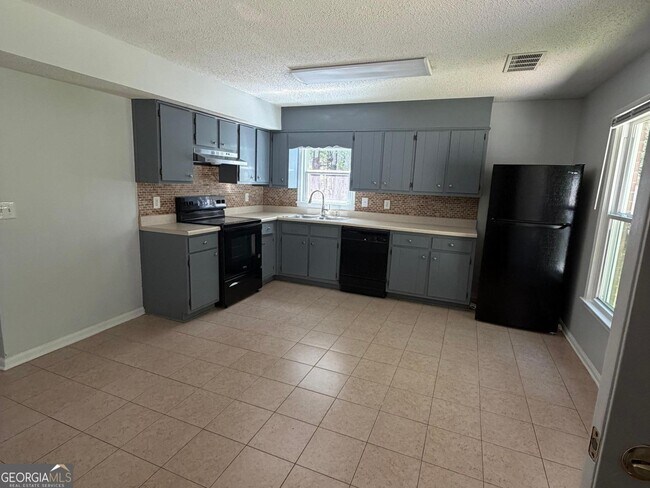 5677 Heron Ct