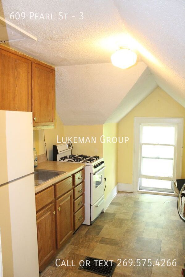 Photo - 609 Pearl St Apartment Unit 3