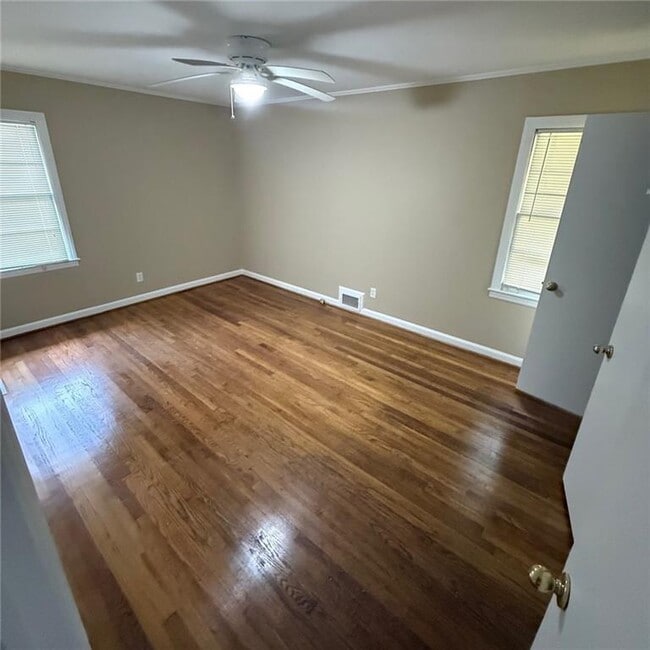 Photo - 986 Biltmore Dr NE