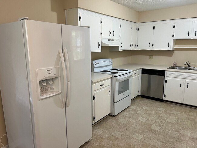 Photo - 717 Grove Ave