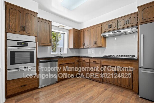 Photo - 1534 S Hayworth Ave