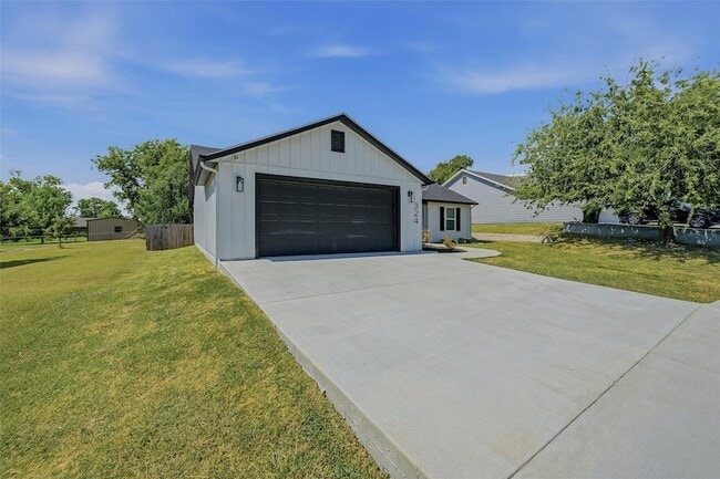 324 Hillcroft Rd