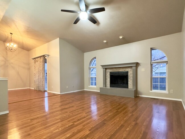 Building Photo - 230 Cypress Ct Rental