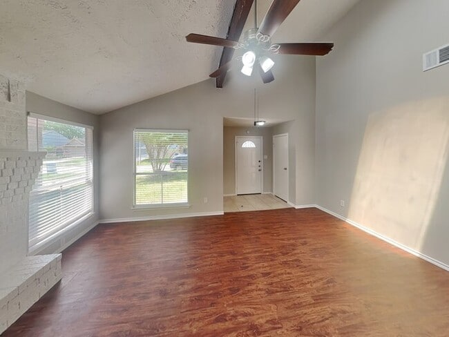 Photo - 942 Somercotes Ln