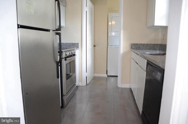 Photo - 3880 Rodman St NW Unidad C213