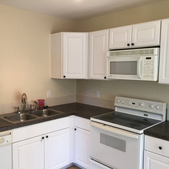 Photo - 2209 19th St W