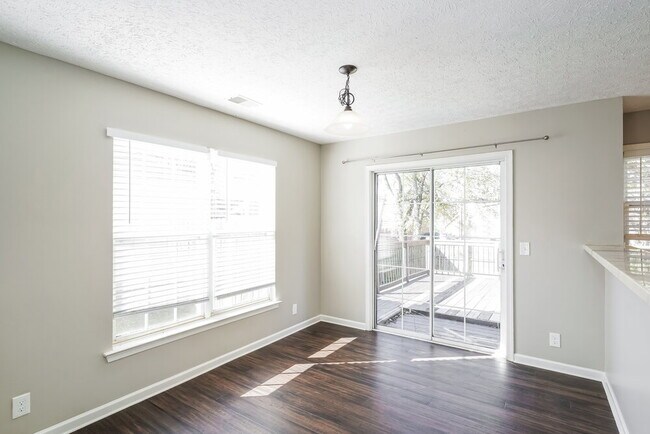 Photo - 6713 Ascot Dr