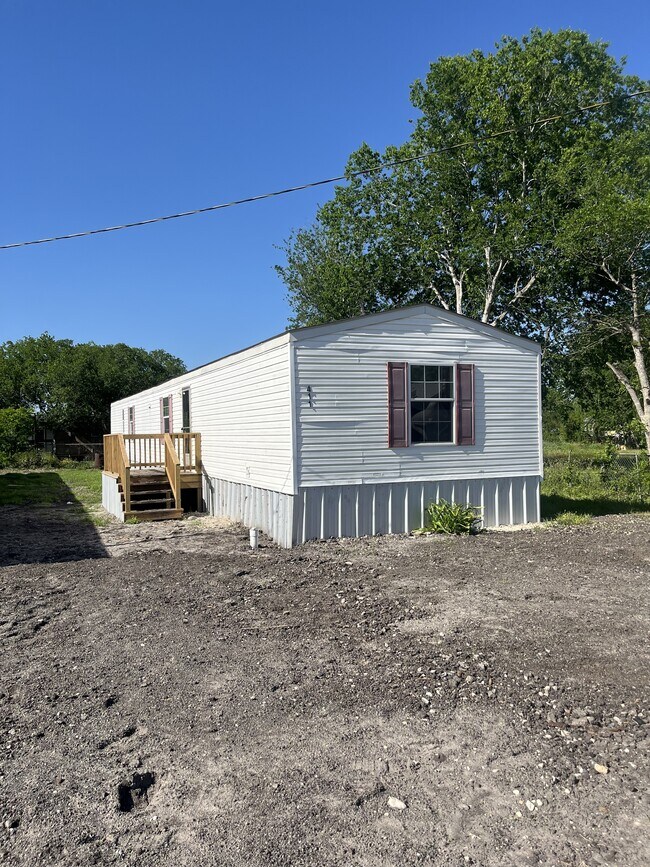 Photo - 411 E Main St