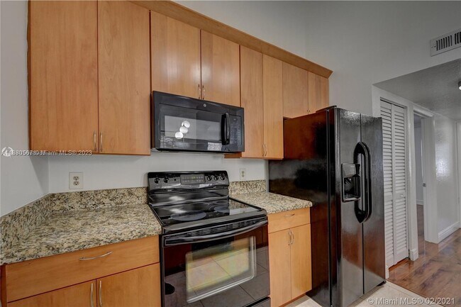 Photo - 2850 N Oakland Forest Dr