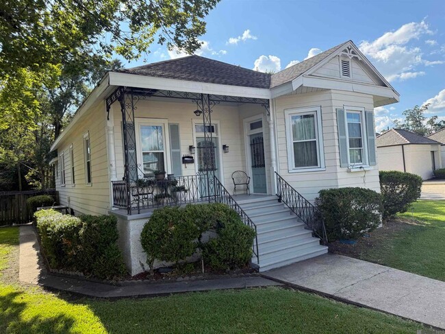 Photo - 23930 Railroad Ave