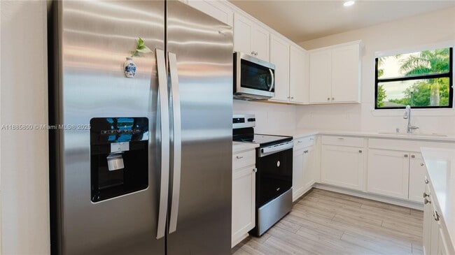 Photo - 3001 Hibiscus Ave