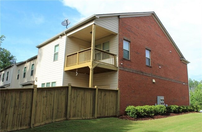 Photo - 2503 Norwood Dr SE