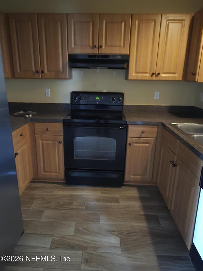 Photo - 1149 W 6th St