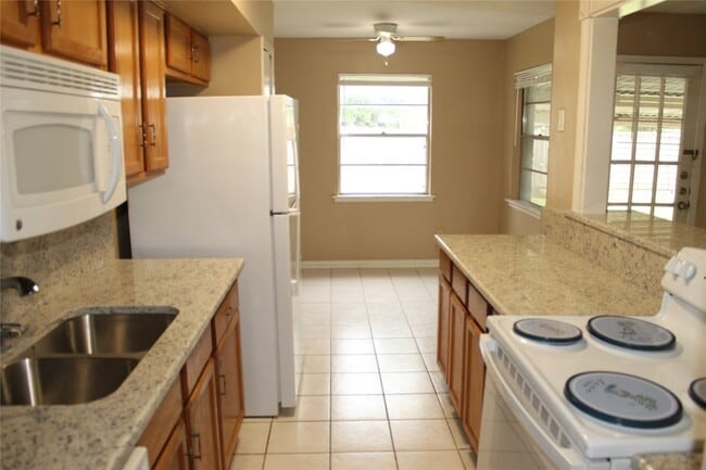 Photo - 2834 Hollandale Ln
