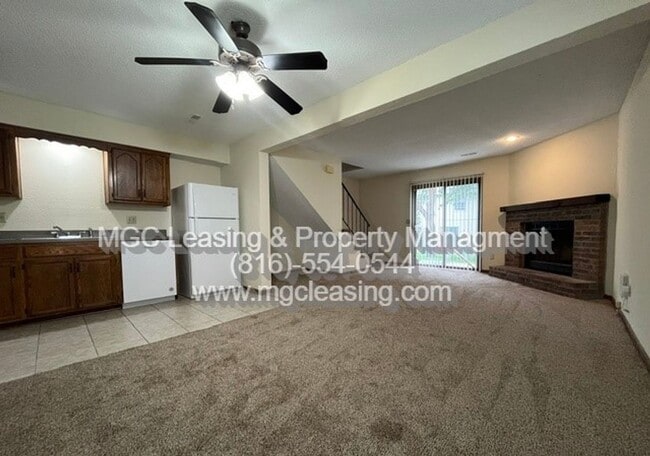 Photo - 3557-3563 NE Independence Cir