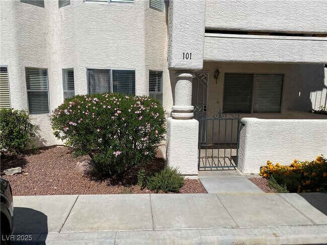 Photo - 7948 Decker Canyon Dr Unidad 101