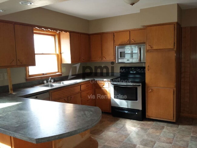 Photo - 1483 Greendell Dr