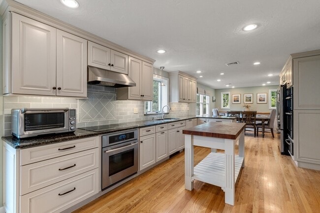 Photo - 322 Concord Rd