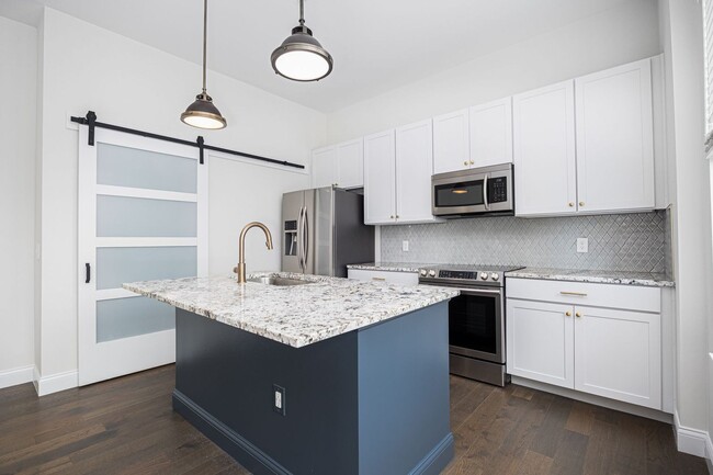 Photo - Luxury Living in the Short North!